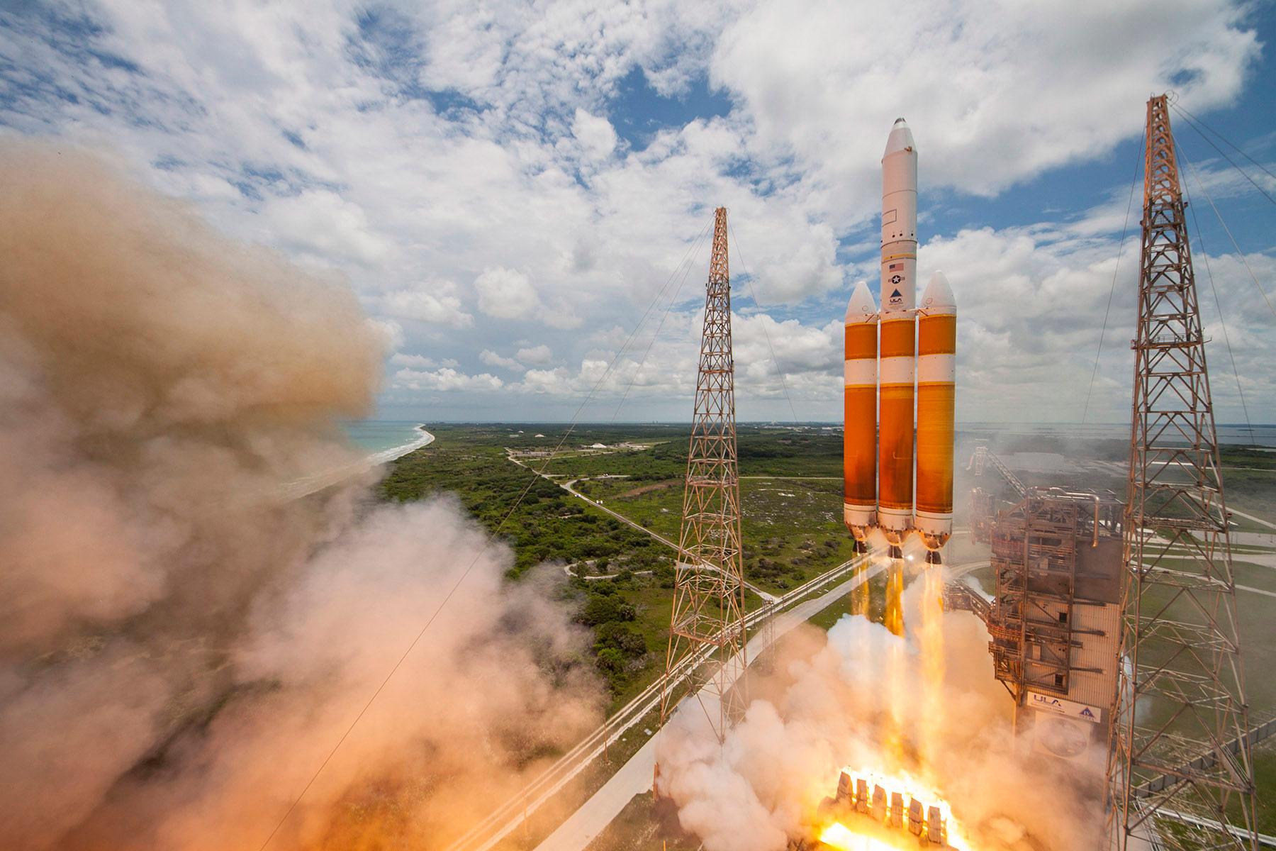 A ULA Delta IV Heavy rocket